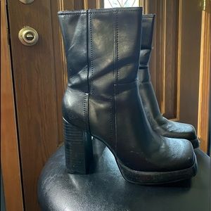 Women’s Heeled Boots